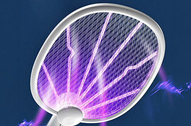 Détail de la grille électrique d’une tapette anti-moustiques rechargeable USB avec arcs lumineux UV pour éliminer les insectes