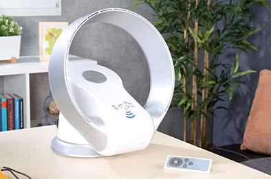Ventilateur sans pale VT-360.wt blanc posé sur une table avec sa télécommande