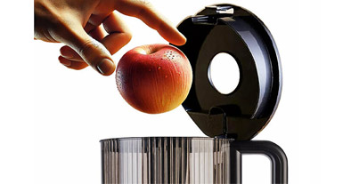 pomme mise dans l'extracteur
