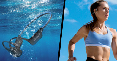 Casque étanche IP68 utilisé sous l’eau et pendant une séance de course à pied